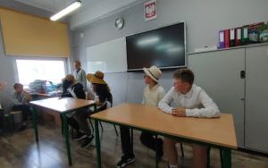 Lekcja metodą dramy (4)