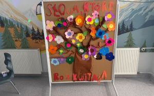 Słowa, które rozkwitają” – akcja w świetlicy szkolnej (2)